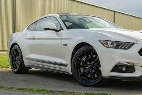 Ford Mustang V8 GT - U422