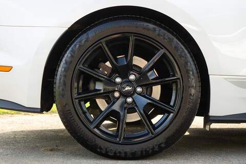 Ford Mustang V8 GT - U422