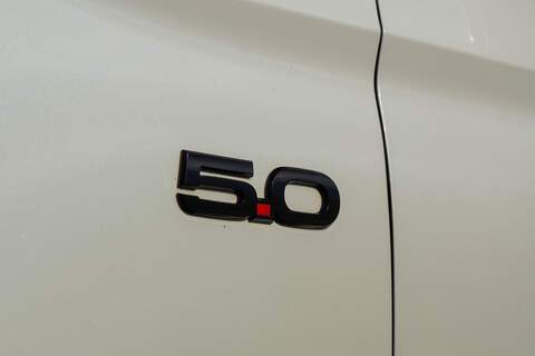 Ford Mustang V8 GT - U422