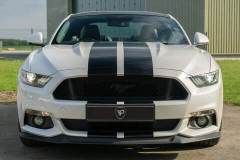 Ford Mustang V8 GT - U422