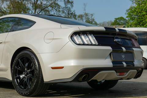 Ford Mustang V8 GT - U422