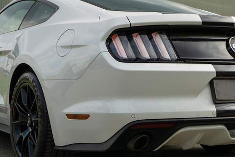 Ford Mustang V8 GT - U422