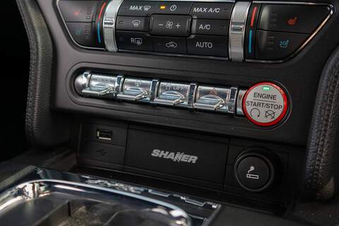 Ford Mustang V8 GT - U422