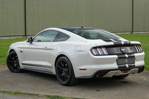 Ford Mustang V8 GT - U422