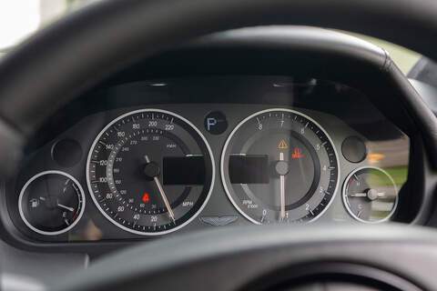 Aston Martin DB9 V12 - U424