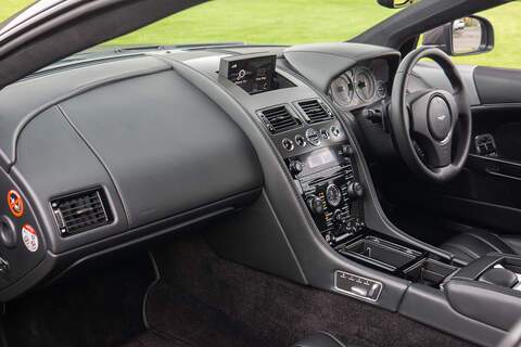Aston Martin DB9 V12 - U424