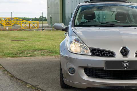 Renault Clio VVT Renaultsport - U437