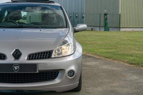 Renault Clio VVT Renaultsport - U437