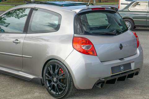 Renault Clio VVT Renaultsport - U437