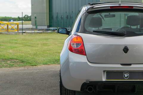 Renault Clio VVT Renaultsport - U437