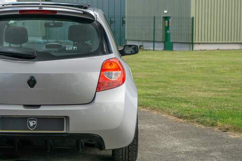 Renault Clio VVT Renaultsport - U437