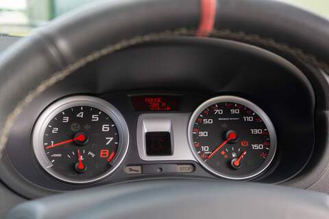 Renault Clio VVT Renaultsport - U437