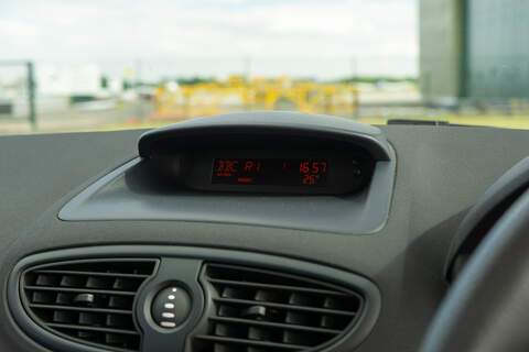 Renault Clio VVT Renaultsport - U437
