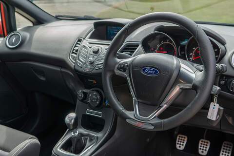 Ford Fiesta T EcoBoost ST-1 - U447