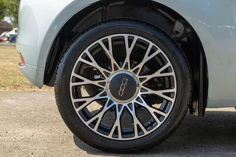 Fiat 500 MHEV Top - U451