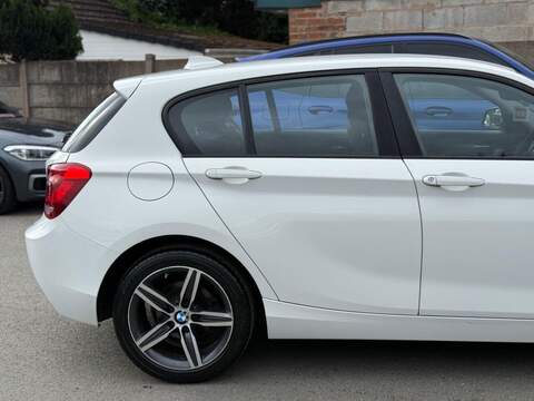 BMW 1 SERIES 1 SERIES 1.6 116i Sport Hatchback 5dr Petrol Manual Euro 6 (s/s) (136 ps) SERVICE HISTORY + PARKING - U1790