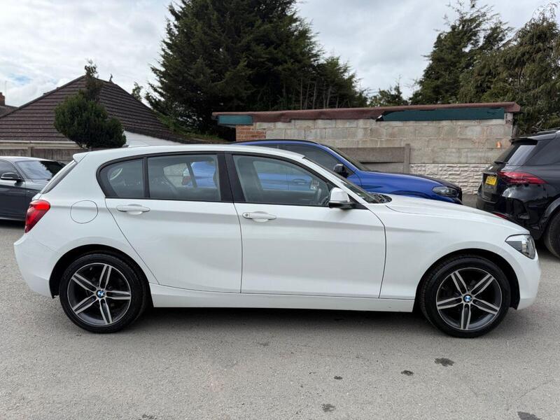BMW 1 SERIES 1 SERIES 1.6 116i Sport Hatchback 5dr Petrol Manual Euro 6 (s/s) (136 ps) SERVICE HISTORY + PARKING - U1790