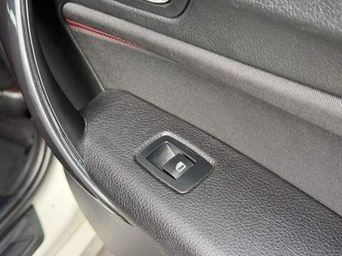 BMW 1 SERIES 1 SERIES 1.6 116i Sport Hatchback 5dr Petrol Manual Euro 6 (s/s) (136 ps) SERVICE HISTORY + PARKING - U1790