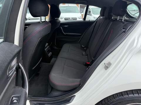 BMW 1 SERIES 1 SERIES 1.6 116i Sport Hatchback 5dr Petrol Manual Euro 6 (s/s) (136 ps) SERVICE HISTORY + PARKING - U1790