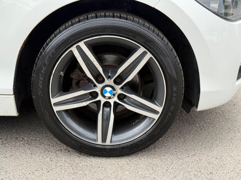 BMW 1 SERIES 1 SERIES 1.6 116i Sport Hatchback 5dr Petrol Manual Euro 6 (s/s) (136 ps) SERVICE HISTORY + PARKING - U1790