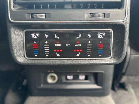 AUDI Q8 Q8 3.0 TDI V6 50 Vorsprung SUV 5dr Diesel Tiptronic quattro Euro 6 (s/s) (286 ps) PAN ROOF + SOFT - U1870