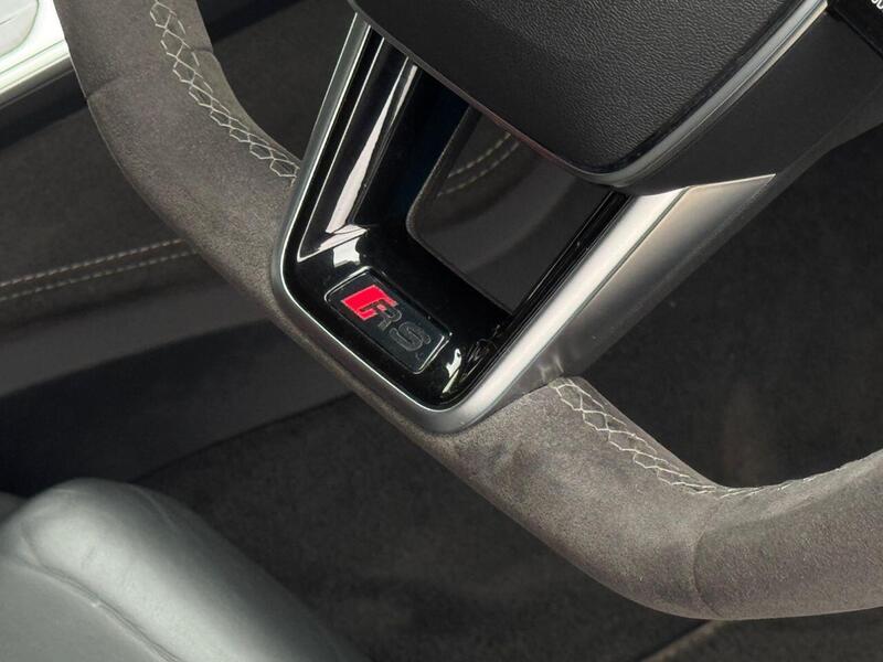 AUDI RS6 AVANT 4.0 TFSI V8 Carbon Black Estate 5dr Petrol Tiptronic quattro Euro 6 (s/s) (600 ps) - U1913