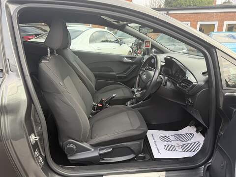 Ford Fiesta Fiesta Fiesta T EcoBoost ST-Line Hatchback 1.0 Manual Petrol - U2098