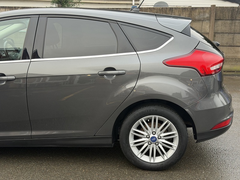 Ford Focus 1.0T EcoBoost Zetec Edition Hatchback 5dr Petrol Auto Euro 6 (s/s) (125 ps) | JUST SERVICED - 12 - U2136