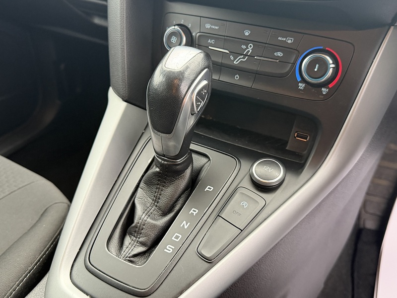 Ford Focus 1.0T EcoBoost Zetec Edition Hatchback 5dr Petrol Auto Euro 6 (s/s) (125 ps) | JUST SERVICED - 12 - U2136