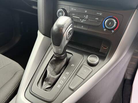 Ford Focus 1.0T EcoBoost Zetec Edition Hatchback 5dr Petrol Auto Euro 6 (s/s) (125 ps) | JUST SERVICED - 12 - U2136