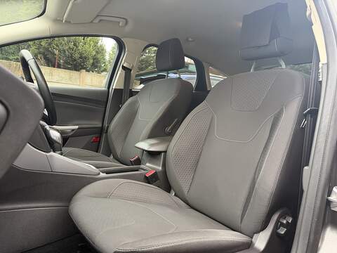 Ford Focus 1.0T EcoBoost Zetec Edition Hatchback 5dr Petrol Auto Euro 6 (s/s) (125 ps) | JUST SERVICED - 12 - U2136