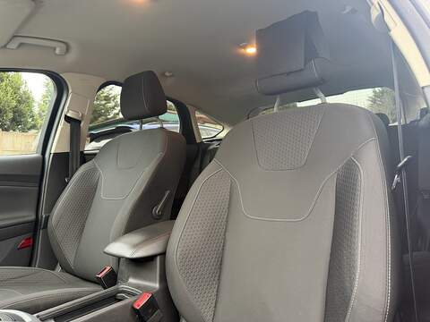 Ford Focus 1.0T EcoBoost Zetec Edition Hatchback 5dr Petrol Auto Euro 6 (s/s) (125 ps) | JUST SERVICED - 12 - U2136