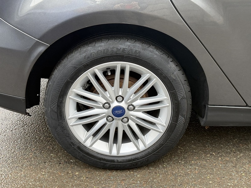 Ford Focus 1.0T EcoBoost Zetec Edition Hatchback 5dr Petrol Auto Euro 6 (s/s) (125 ps) | JUST SERVICED - 12 - U2136