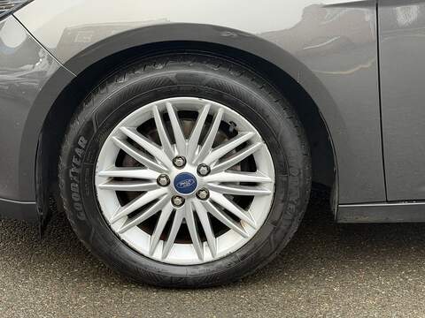 Ford Focus 1.0T EcoBoost Zetec Edition Hatchback 5dr Petrol Auto Euro 6 (s/s) (125 ps) | JUST SERVICED - 12 - U2136