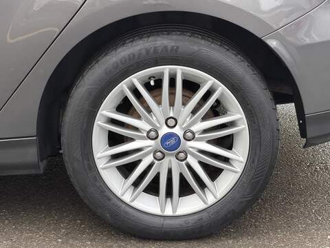 Ford Focus 1.0T EcoBoost Zetec Edition Hatchback 5dr Petrol Auto Euro 6 (s/s) (125 ps) | JUST SERVICED - 12 - U2136