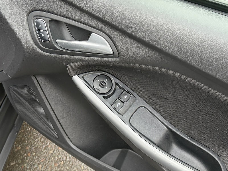 Ford Focus 1.0T EcoBoost Zetec Edition Hatchback 5dr Petrol Auto Euro 6 (s/s) (125 ps) | JUST SERVICED - 12 - U2136