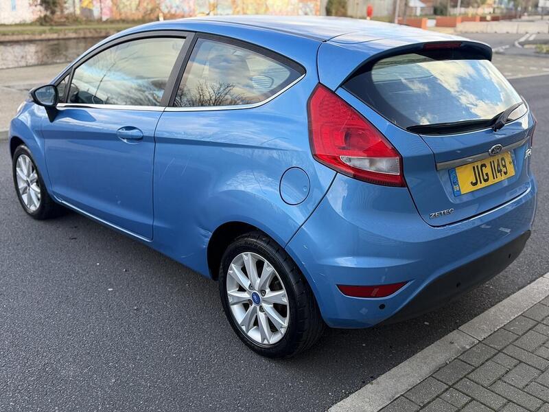 Ford Fiesta 1.4 Zetec Hatchback 3dr Petrol Automatic (154 g/km, 94 bhp) - U2142