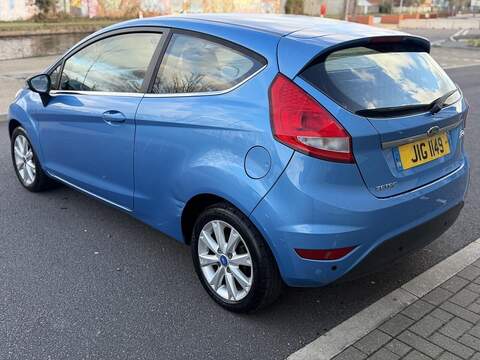 Ford Fiesta 1.4 Zetec Hatchback 3dr Petrol Automatic (154 g/km, 94 bhp) - U2142