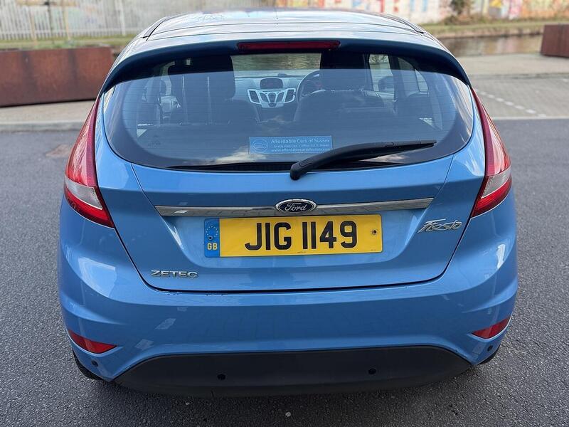 Ford Fiesta 1.4 Zetec Hatchback 3dr Petrol Automatic (154 g/km, 94 bhp) - U2142