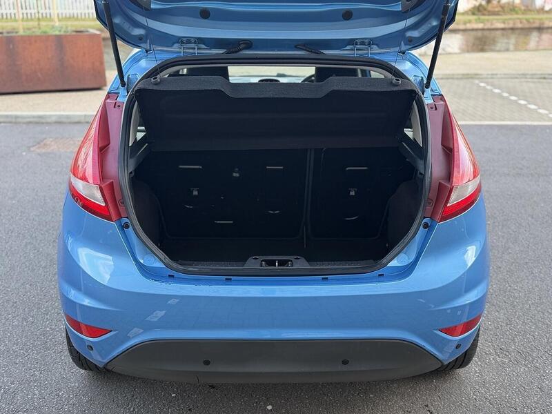 Ford Fiesta 1.4 Zetec Hatchback 3dr Petrol Automatic (154 g/km, 94 bhp) - U2142