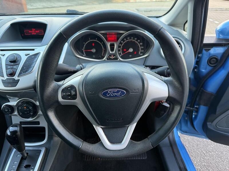 Ford Fiesta 1.4 Zetec Hatchback 3dr Petrol Automatic (154 g/km, 94 bhp) - U2142