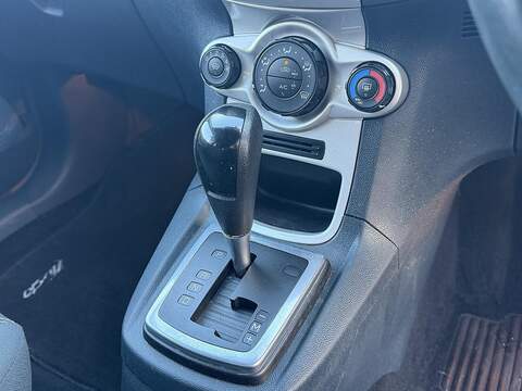 Ford Fiesta 1.4 Zetec Hatchback 3dr Petrol Automatic (154 g/km, 94 bhp) - U2142