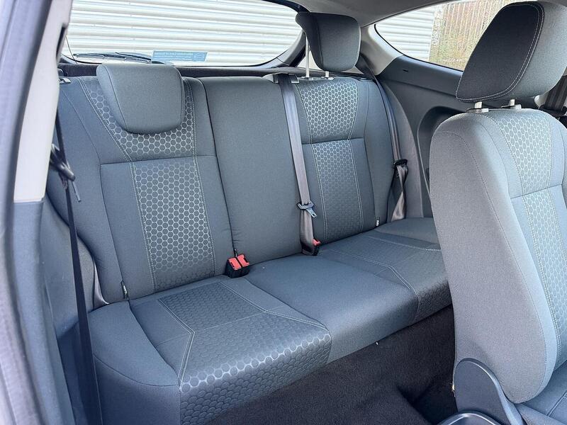 Ford Fiesta 1.4 Zetec Hatchback 3dr Petrol Automatic (154 g/km, 94 bhp) - U2142