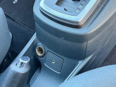 Ford Fiesta 1.4 Zetec Hatchback 3dr Petrol Automatic (154 g/km, 94 bhp) - U2142