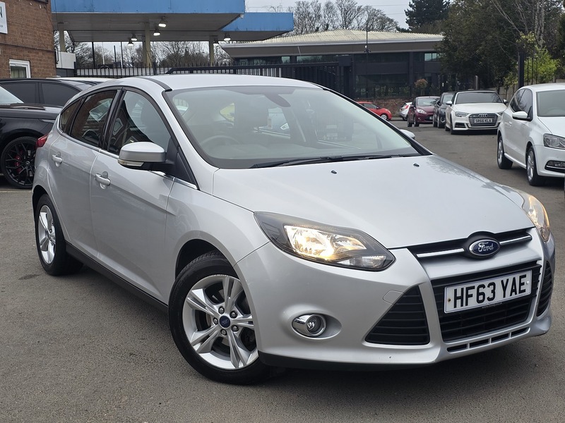 Ford Focus 1.6 Zetec Hatchback 5dr Petrol Powershift Euro 5 (125 ps) - U2147