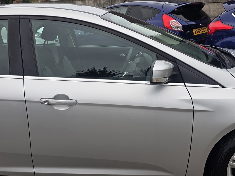 Ford Focus 1.6 Zetec Hatchback 5dr Petrol Powershift Euro 5 (125 ps) - U2147