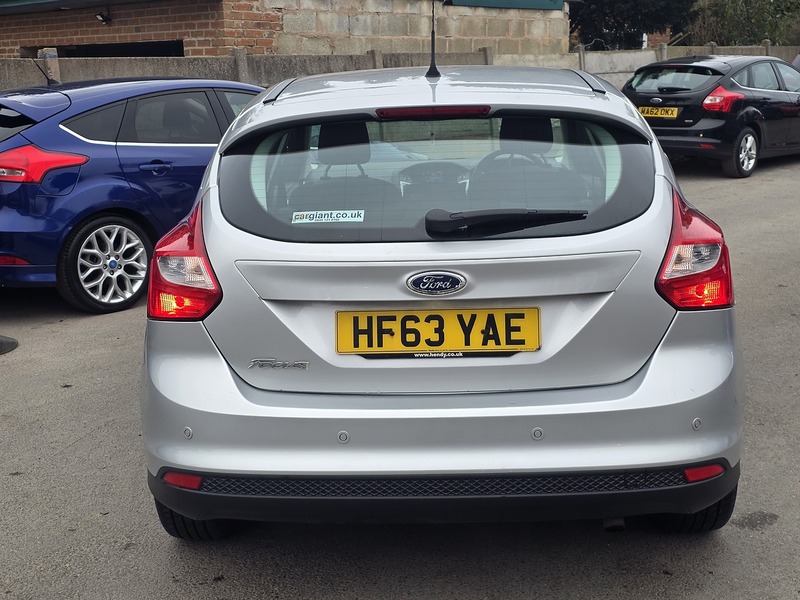 Ford Focus 1.6 Zetec Hatchback 5dr Petrol Powershift Euro 5 (125 ps) - U2147