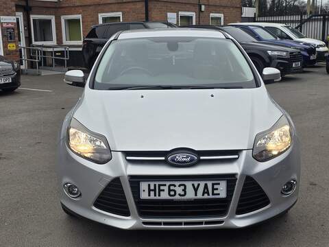 Ford Focus 1.6 Zetec Hatchback 5dr Petrol Powershift Euro 5 (125 ps) - U2147