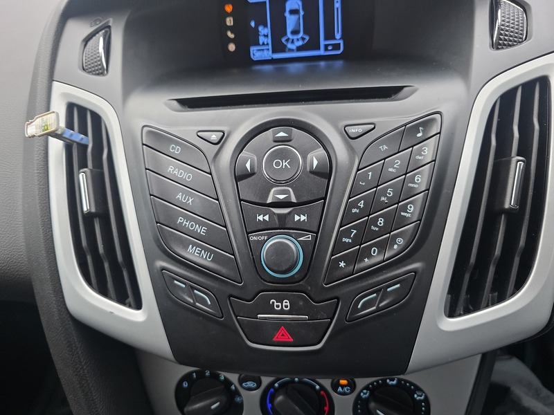 Ford Focus 1.6 Zetec Hatchback 5dr Petrol Powershift Euro 5 (125 ps) - U2147