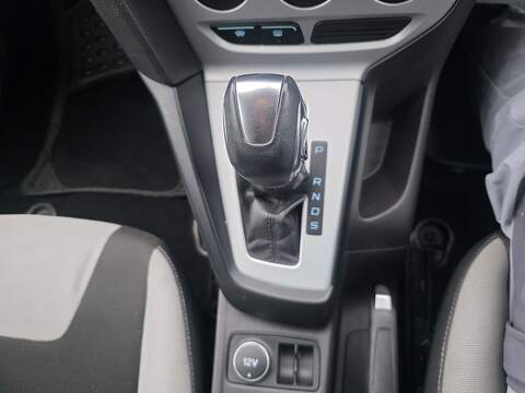 Ford Focus 1.6 Zetec Hatchback 5dr Petrol Powershift Euro 5 (125 ps) - U2147